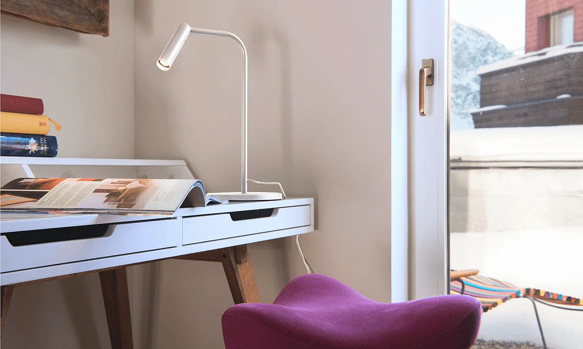 SLV Premium LED Bordlampe KARPO TL, 6.5W 3000K 400lm, 3-trins touch-lysdæmper, hvid SLV Premium LED Bordlampe KARPO TL, 6.5W 3000K 400lm, 3-trins touch-lysdæmper, hvid