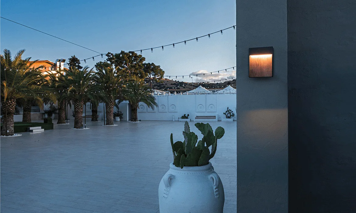 SLV LED Udendørslampe FLATT LED Væglampe, 14W, 3000/4000K, IP65, 500lm, antracit/brun SLV LED Udendørslampe FLATT LED Væglampe, 14W, 3000/4000K, IP65, 500lm, antracit/brun
