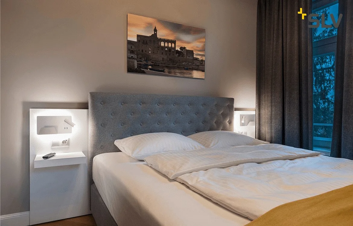 SLV LED Væglampe SOMNILA SPOT Indoor, 13W, 3000K, Spot 65lm, inkl. USB port, Spot venstre, hvid, baggrundslys 646lm SLV LED Væglampe SOMNILA SPOT Indoor, 13W, 3000K, Spot 65lm, inkl. USB port, Spot venstre, hvid, baggrundslys 646lm