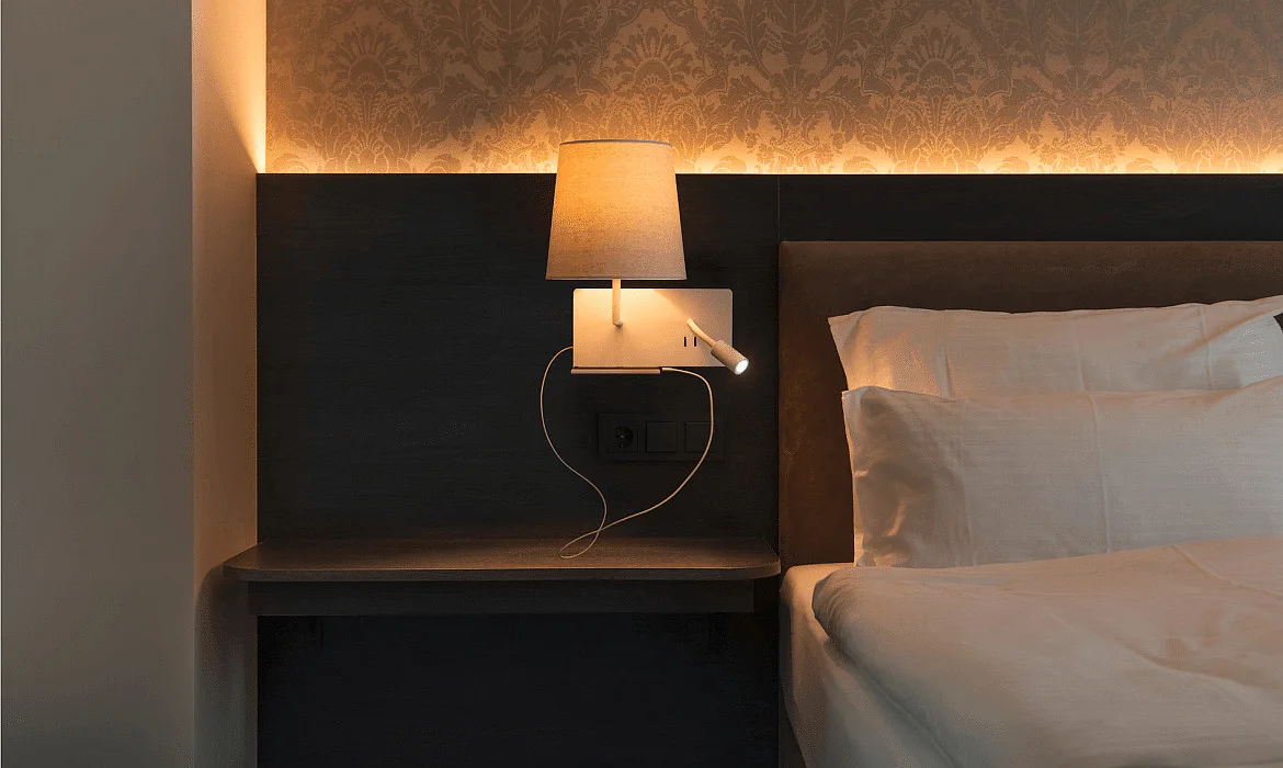 SLV LED Wall luminaire SOMNILA FLEX Indoor, E27, mit LED Spot 65lm, 3000K, white, incl. USB port, Spot left SLV LED Wall luminaire SOMNILA FLEX Indoor, E27, mit LED Spot 65lm, 3000K, white, incl. USB port, Spot left
