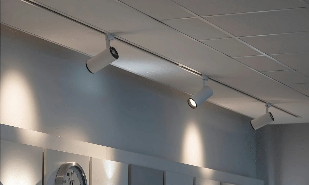 SLV LED 3-Faset Lampe NUMINOS PHASE M, 2700K, 24°, 1925lm, hvid/sort SLV LED 3-Faset Lampe NUMINOS PHASE M, 2700K, 24°, 1925lm, hvid/sort