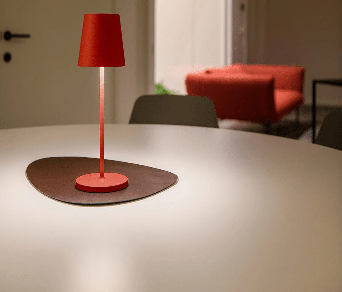 SLV battery table lamp VINOLINA TWO 3-CCT 3-fold, CCT Switch, with touch dimmer, conical, with charging station IP65, red dimmable SLV battery table lamp VINOLINA TWO 3-CCT 3-fold, CCT Switch, with touch dimmer, conical, with charging station IP65, red dimmable