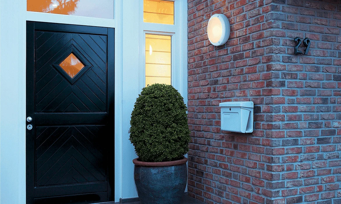 SLV Outdoor luminaire BULAN Wall / Ceiling luminaire, round, E14, max. 60W, satined glass, white SLV Outdoor luminaire BULAN Wall / Ceiling luminaire, round, E14, max. 60W, satined glass, white