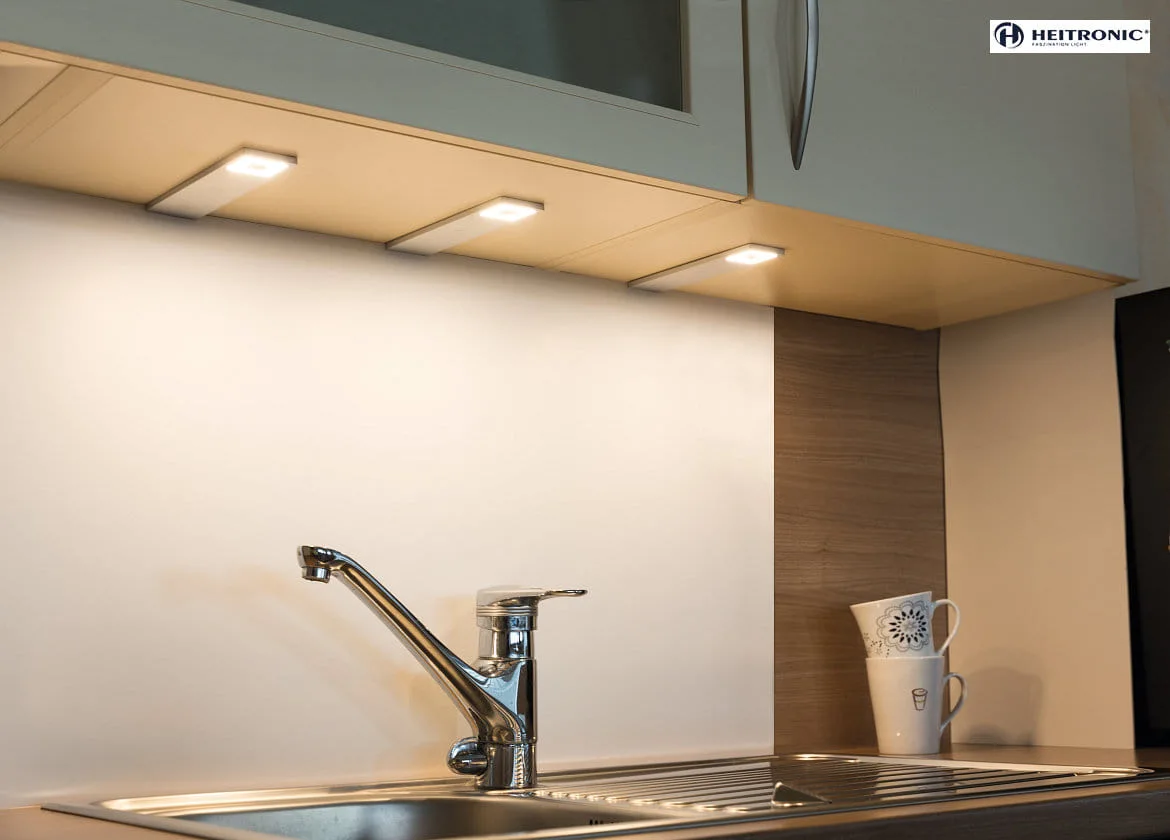 HEITRONIC LED Skab armatur CORTINA, sæt med 3, SMD, 24W, 12V DC, 2900-6500K, sølv, dæmpbar HEITRONIC LED Skab armatur CORTINA, sæt med 3, SMD, 24W, 12V DC, 2900-6500K, sølv, dæmpbar