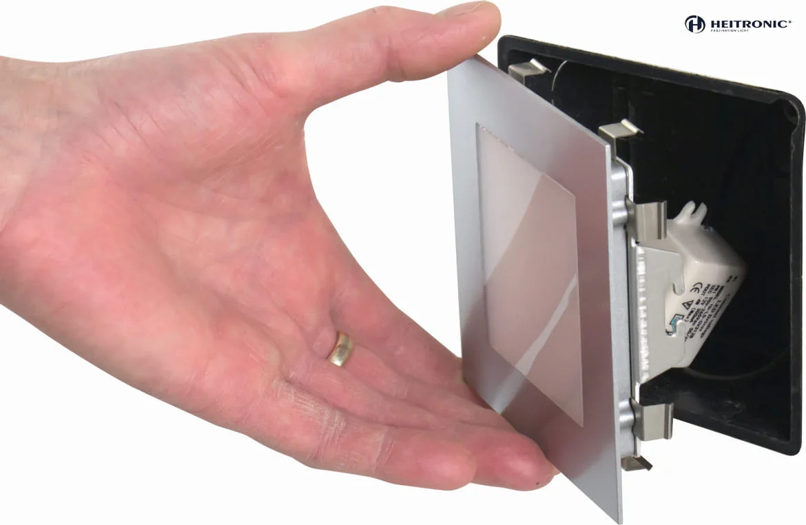 HEITRONIC LED Indbygningslampe NIZZA Panel, IP20, FIRKANTET, 10.7cm, 3.5W 2700K 95lm 120°, sølv HEITRONIC LED Indbygningslampe NIZZA Panel, IP20, FIRKANTET, 10.7cm, 3.5W 2700K 95lm 120°, sølv