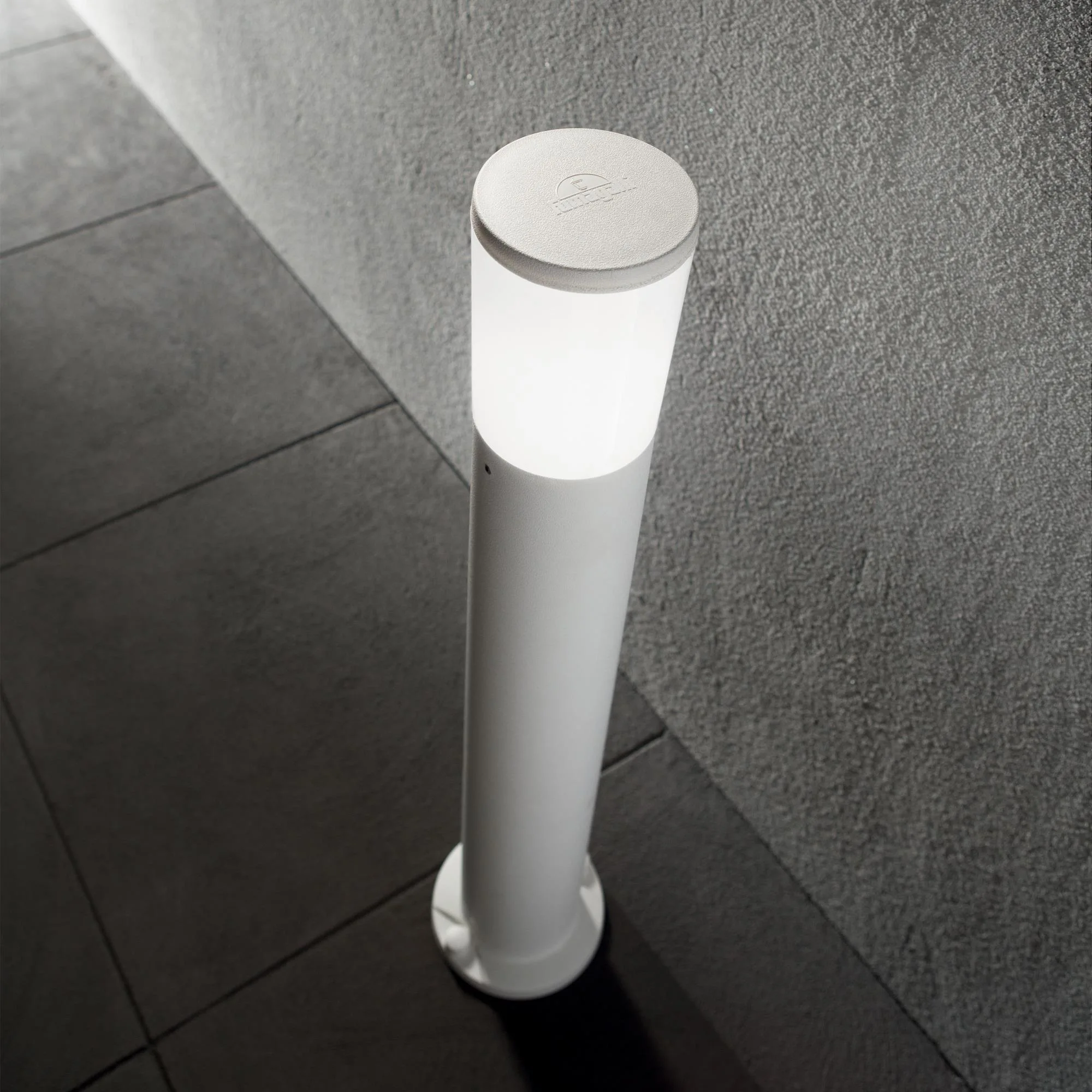 Ideal Lux Udendørs stativlampe AMELIA E27 IP55, hvid Ideal Lux Udendørs stativlampe AMELIA E27 IP55, hvid