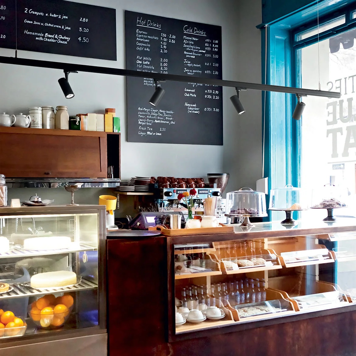 Ideal Lux 3-faset spot FOX 8W SMALL / ON-OFF 830 justerbar, on/off IP20, sort mat Ideal Lux 3-faset spot FOX 8W SMALL / ON-OFF 830 justerbar, on/off IP20, sort mat