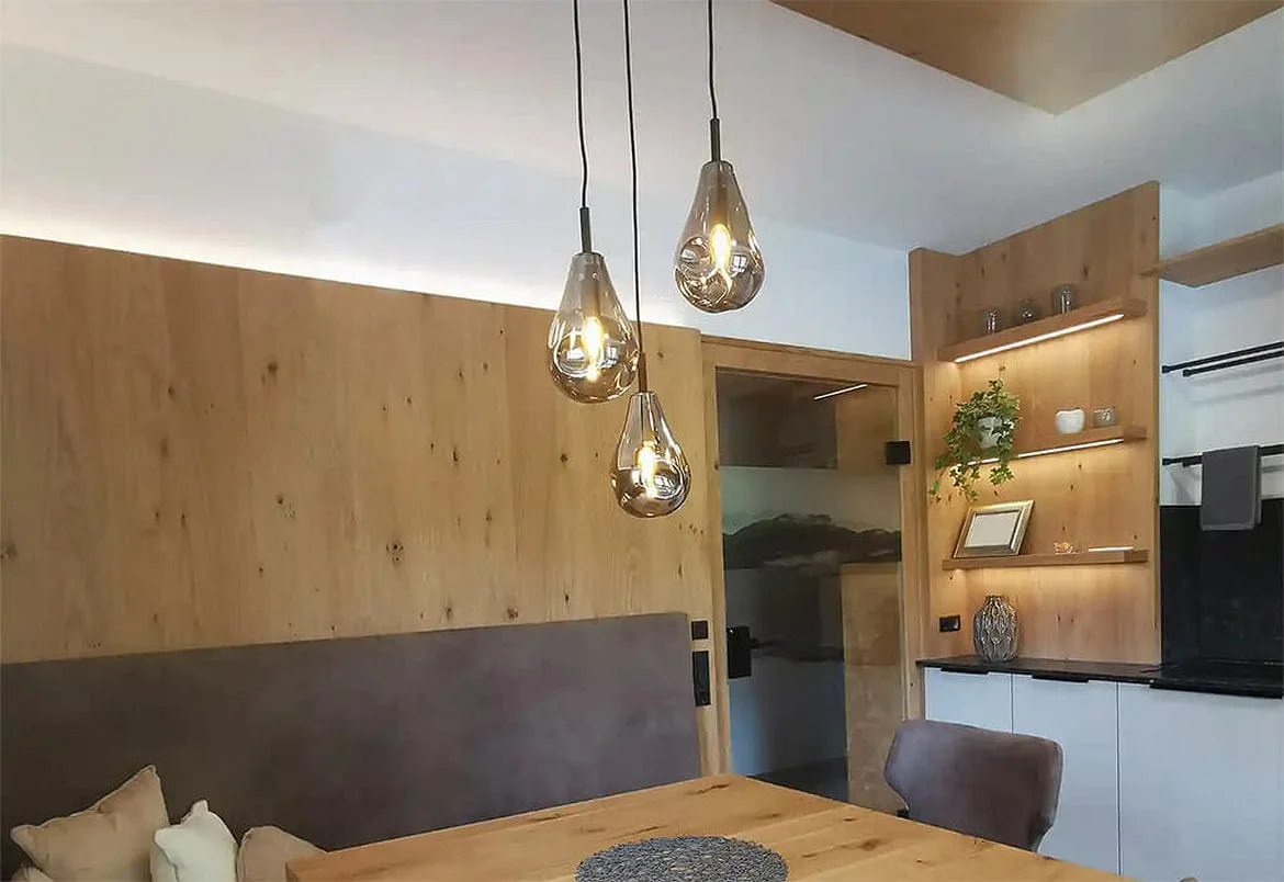 ISOLED Pendel INFINITY BLACK GLASS med åbent kabel, 2-polet E14 IP20, sort dæmpbar ISOLED Pendel INFINITY BLACK GLASS med åbent kabel, 2-polet E14 IP20, sort dæmpbar
