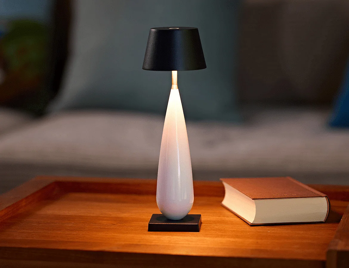 SIGOR Batteri bordlampe THALA rund, CCT Switch, med touch-dæmper IP65, nat sort, keramik hvid dæmpbar SIGOR Batteri bordlampe THALA rund, CCT Switch, med touch-dæmper IP65, nat sort, keramik hvid dæmpbar
