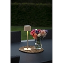 Konstsmide Batteri bordlampe CAPRI USB firkantet IP54, sandy d�mpbar