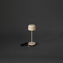 Konstsmide Batteri bordlampe LILLE MINI med USB tilslutning, med touch-d�mper IP54, sandy d�mpbar