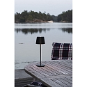 Konstsmide Batteri bordlampe VENCE USB IP54, sort d�mpbar