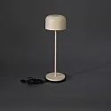 Konstsmide Batteri bordlampe LILLE med USB tilslutning, med touch-dæmper IP54, sandy dæmpbar