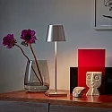 SIGOR Batteri bordlampe NUINDIE USB-C rund IP54, rosa guld anodiseret dæmpbar