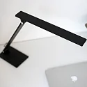 Steinhauer Bordlampe SERENADE drejelig, CCT Switch, vipbar, med touch-dæmper IP20, sort mat dæmpbar